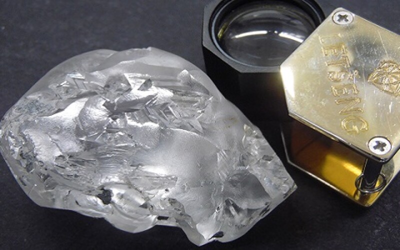 В Африці знайшли величезний алмаз. ФОТО