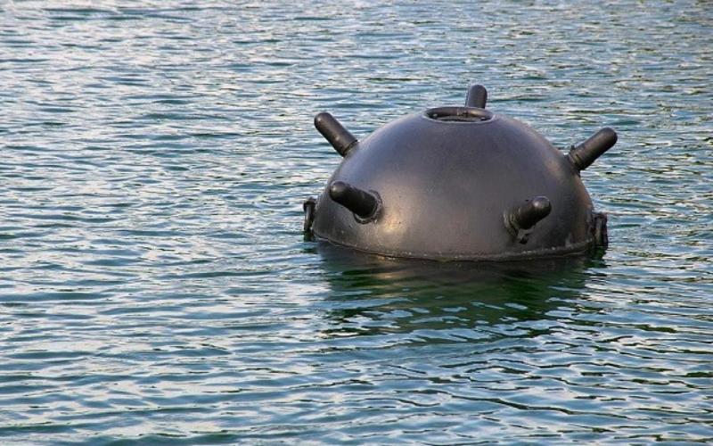 На пляжі в Затоці загинули двоє чоловіків через вибух міни у морі