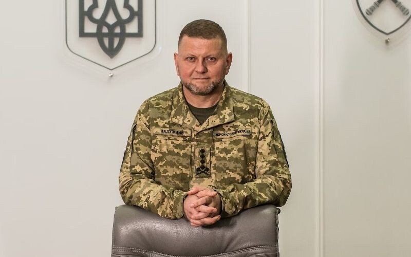 У Зеленського спростували інформацію щодо відставки генерала Залужного