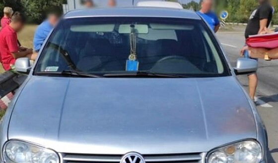 У Херсоні зловмисник на авто провіз поліцейського півкілометра на капоті