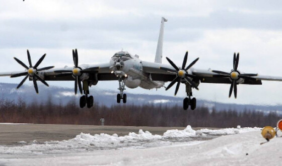 Два російських Ту-142 пролетіли поруч з повітряним простором США над Аляскою