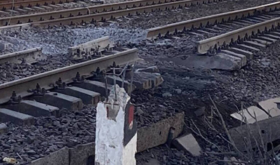 Російські терористи пошкодили залізничне полотно на Херсонщині