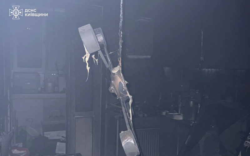 На Київщині родина з двома дітьми постраждала через вибух зарядного пристрою