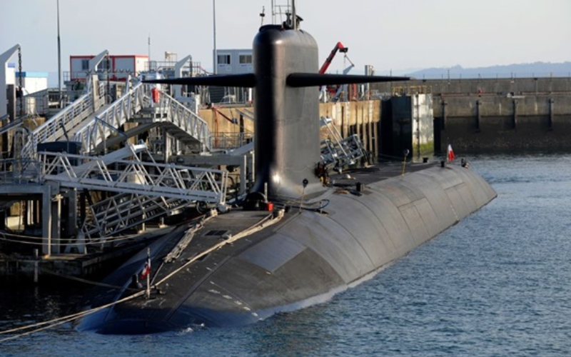 У Франції над базою атомних субмарин зафіксували невідомі дрони — ЗМІ