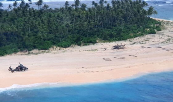 На острові в Тихому океані знайшли трьох моряків завдяки напису SOS на піску