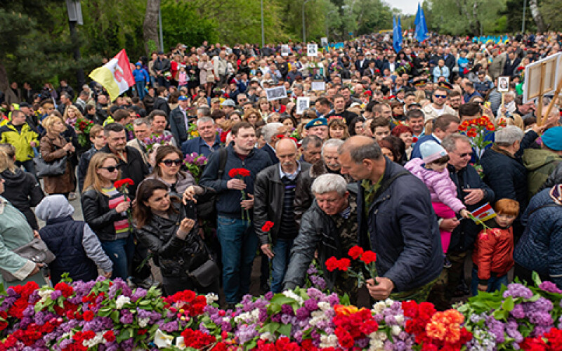 Оппозиционеры Одессы отпраздновали 74-ю годовщину Победы. Фото