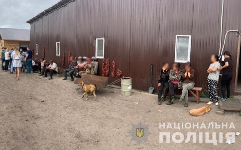 На Київщині виявили групу нелегалів з Китаю. ВІДЕО