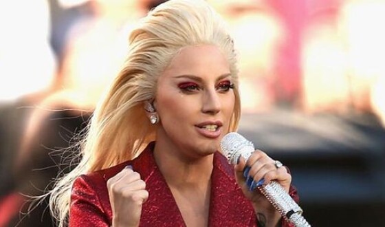 Леди Гага ответила на нападки поклонников