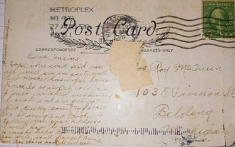 Жінка отримала відправлену 100 років тому листівку