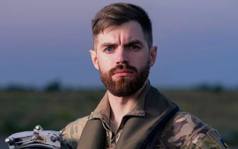 Слідчі ДБР прийшли до квартири загиблого пілота «Джуса»