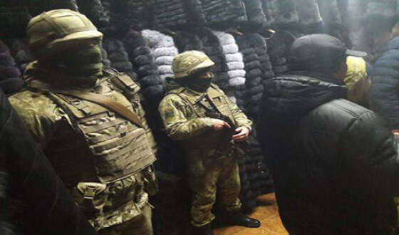 В Харькове правоохранители изъяли более 300 контрабандных шуб