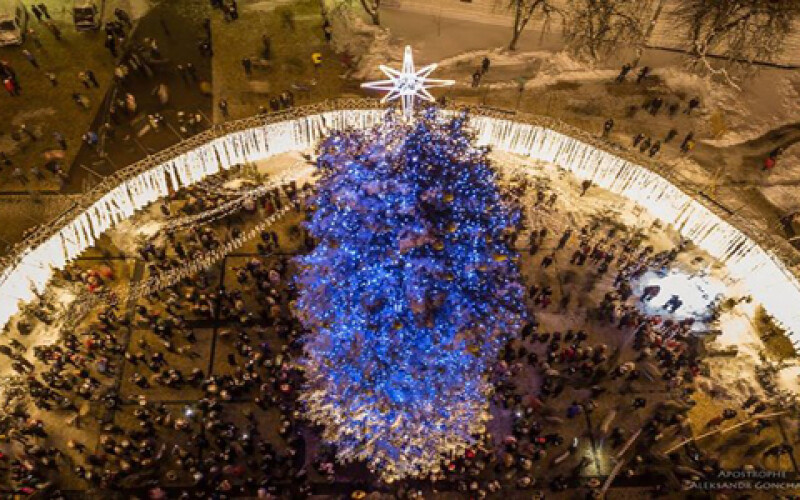 Главная елка страны в Киеве: фото с высоты птичьего полета