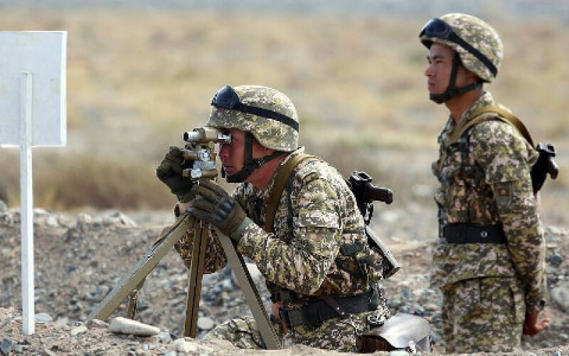 Військові Киргизстану та Таджикистану влаштували стрілянину з мінометів