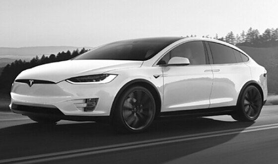 Водій автомобіля Tesla в Канаді заснув на швидкості понад 140 км/год