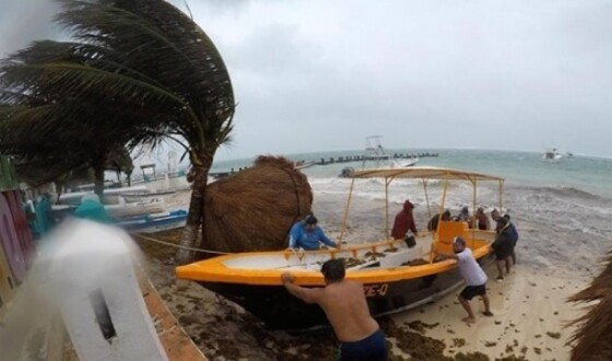 Циклон «Саллі» посилився до урагану біля узбережжя США