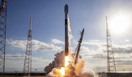 SpaceX запустила першу партію супутників Starlink нового покоління