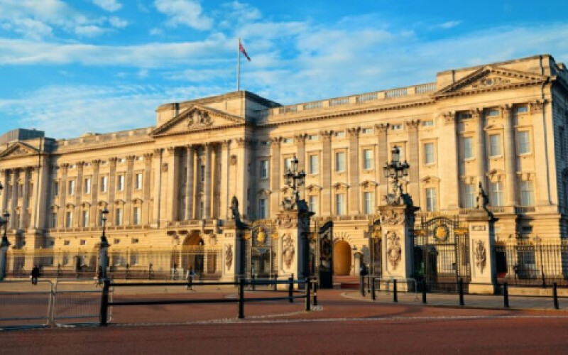 У королеви Єлизавети II хочуть відібрати Букінгемський палац