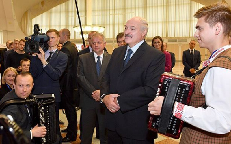 Лукашенко похвалив росію за вторгнення на територію України