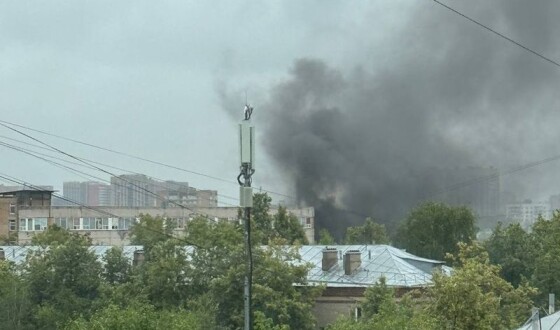 На сході Москви стався вибух та виникла пожежа