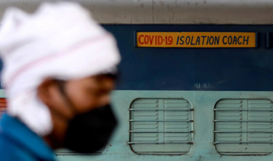 Індія проводить випробування трьох вакцин від COVID-19
