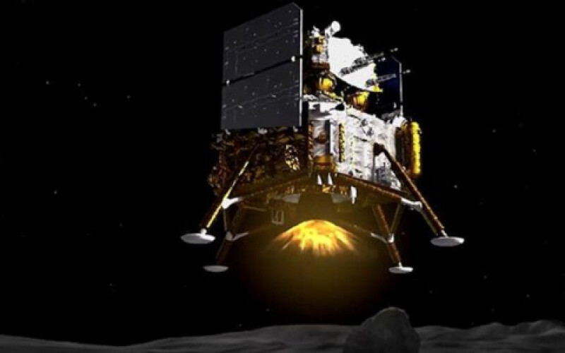 Китай заявив про знайдений на Місяці новий мінерал