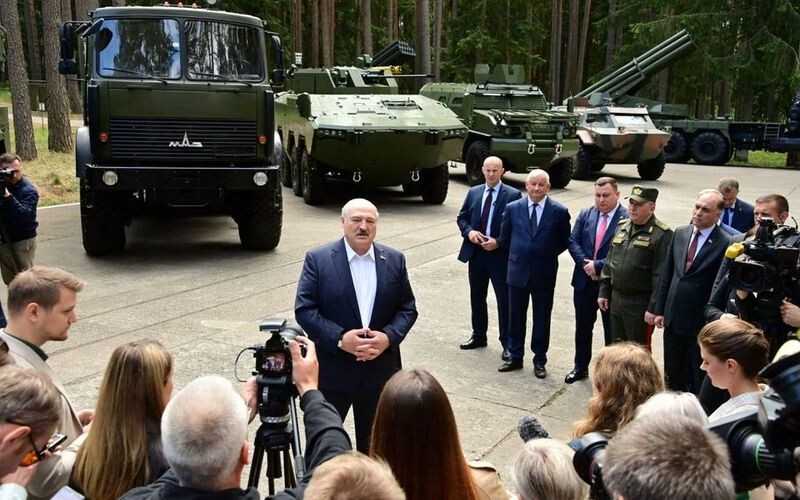 Білорусь почала отримувати російську тактичну ядерну зброю