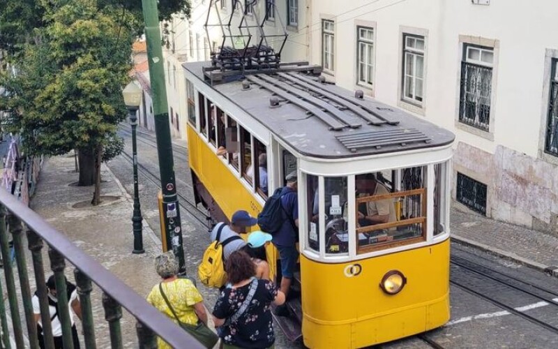 Туристка з Німеччини зробила останню фотографію фунікулера «Глорія», де загинули люди