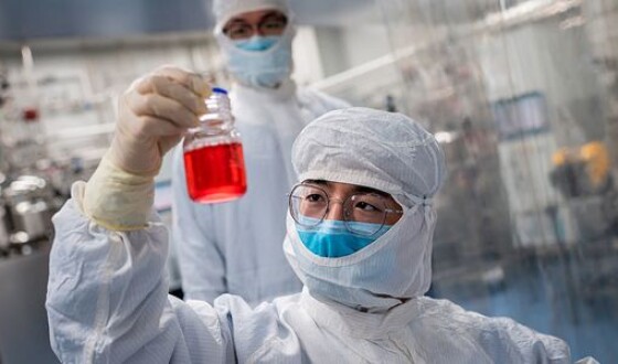 У Китаї розпочалася масова вакцинація від COVID-19