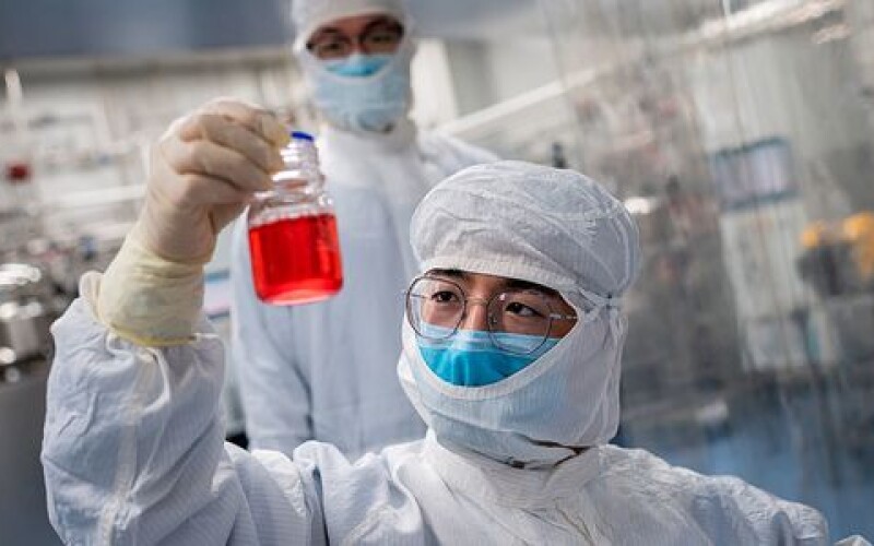 У Китаї розпочалася масова вакцинація від COVID-19