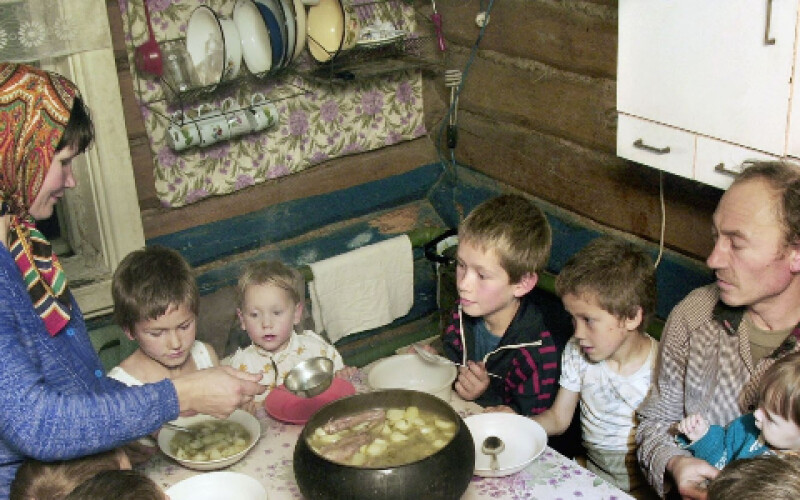 Опитування: росіяни визначилися з розміром достатнього для життя сімейного доходу