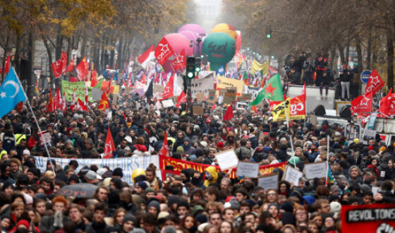 Більше 60 осіб затримано в Парижі на акції протесту