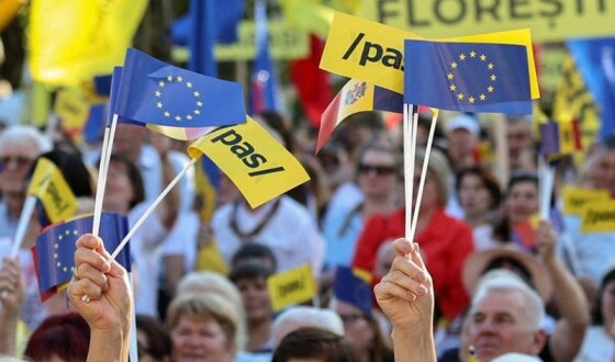 У Молдові напередодні парламентських виборів відбувся великий мітинг на підтримку партії Маї Санду
