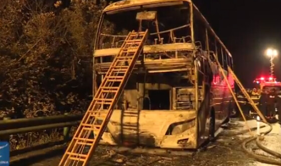 В Китае загорелся туристический автобус, погибли люди
