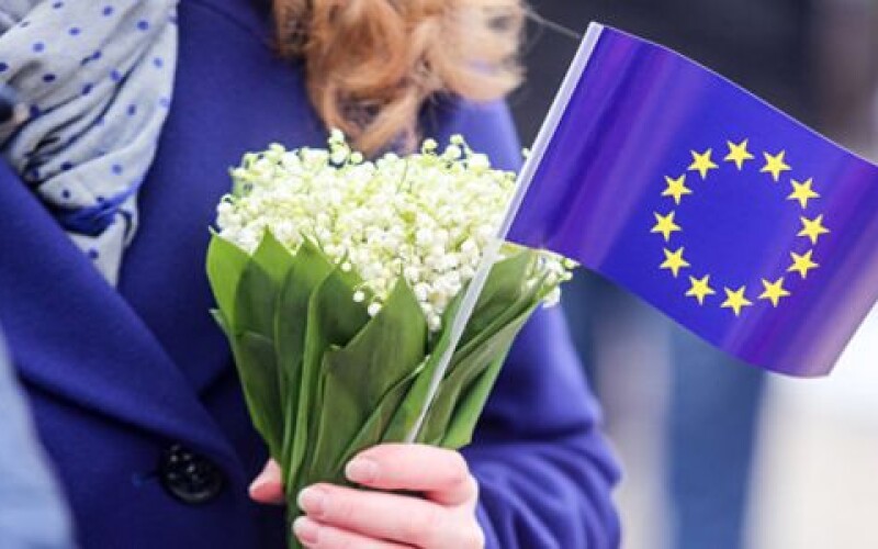Почти 600 тысяч украинцев получили разрешение на проживание в ЕС