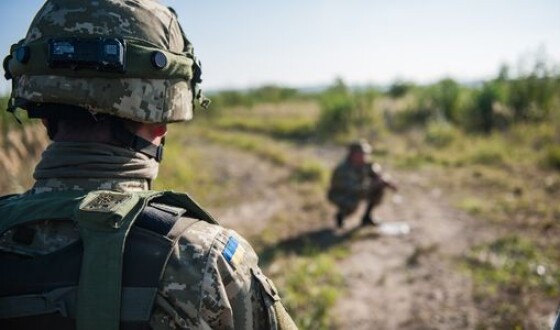 Двоє військових підірвалися на Донбасі