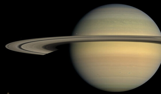 Астрономы обнаружили дожди на Сатурне