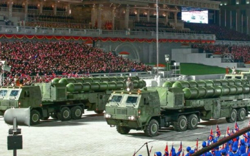 КНДР показала дуже схожу на С-400 систему протиповітряної оборони