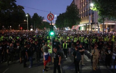 У Сербії знову відбуваються антиурядові мітинги