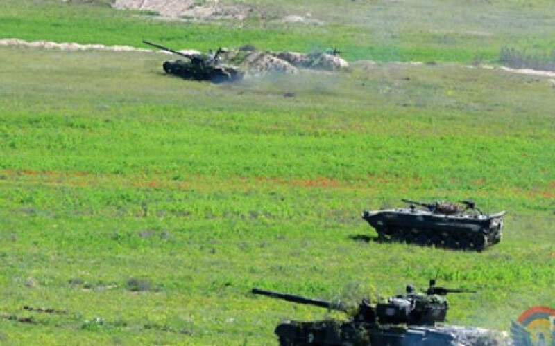 Єреван показав кадри знищення азербайджанської військової колони. Відео