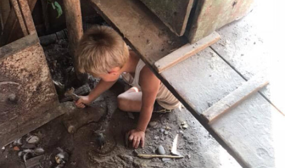 На Прикарпатті знайшли хлопчика, який живе сам по собі
