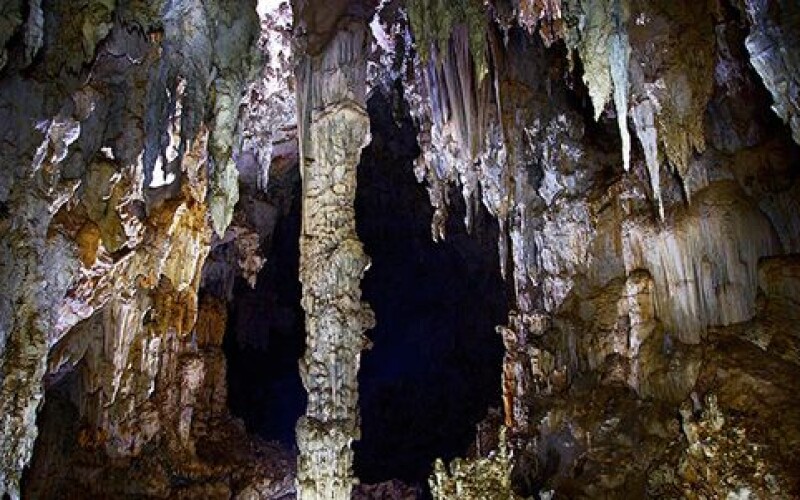 Операция по выводу детей из пещеры в Таиланде началась