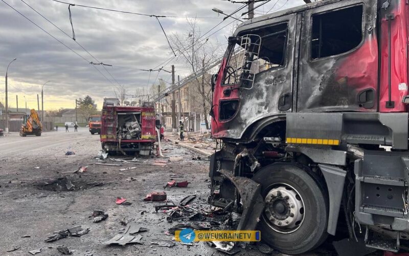 У Харкові загинули рятувальники в пожежних машинах
