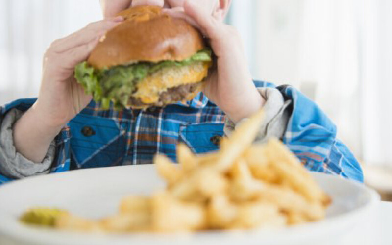 Ученые заявили, что отказ от ужина может ускорить процессы похудения