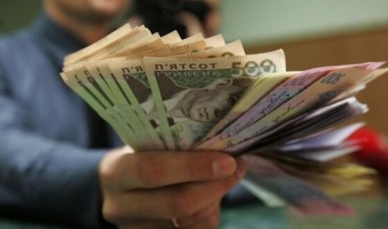 Стало известно, сколько украинцев получают зарплату свыше 15 тысяч гривен
