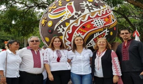 В Аргентине появился памятник украинской писанке