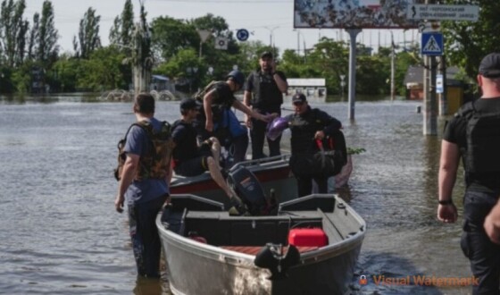 Човен з евакуйованими з Херсонщини обстріляли окупанти