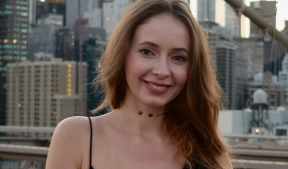 Rozetka розірвала контракт із блогеркою Ангеліною Пичик через її роботу на підсанкційних телеканалах