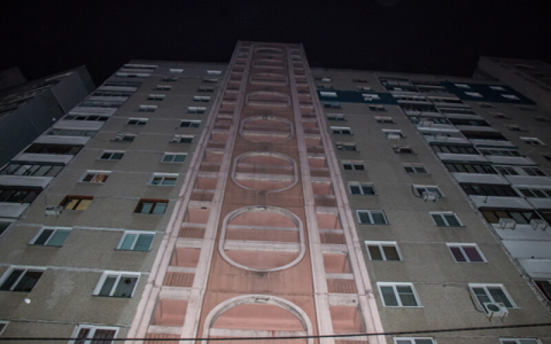 В Мариуполе мужчина выпрыгнул с 9 этажа после ссоры с женой