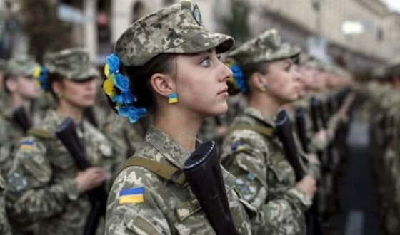 В Україні можуть мобілізувати на військову службу жінок з медичною спеціальністю