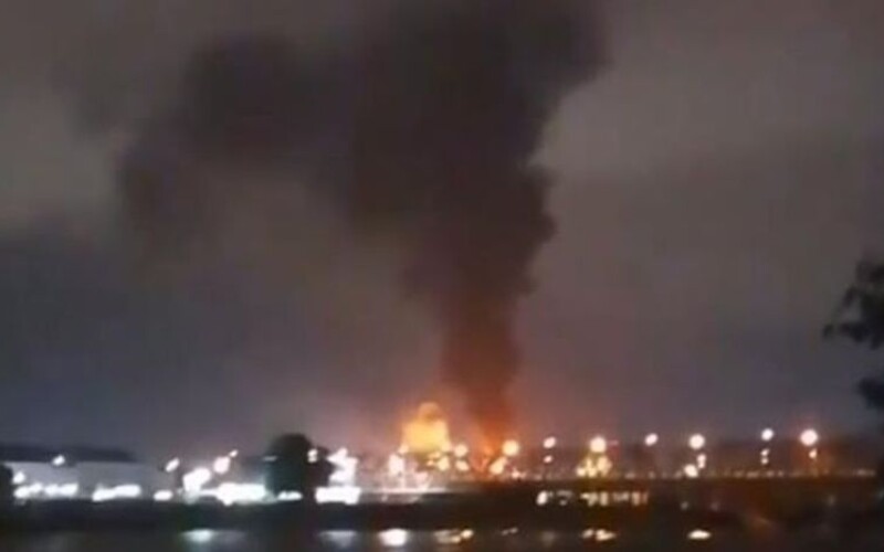 У Краснодарському краї ударні дрони атакували аеропорт і нафтобазу